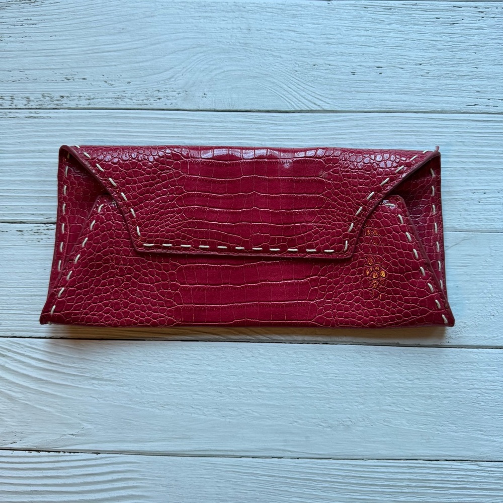 Elegant Red Crocodile-Embossed Clutch
